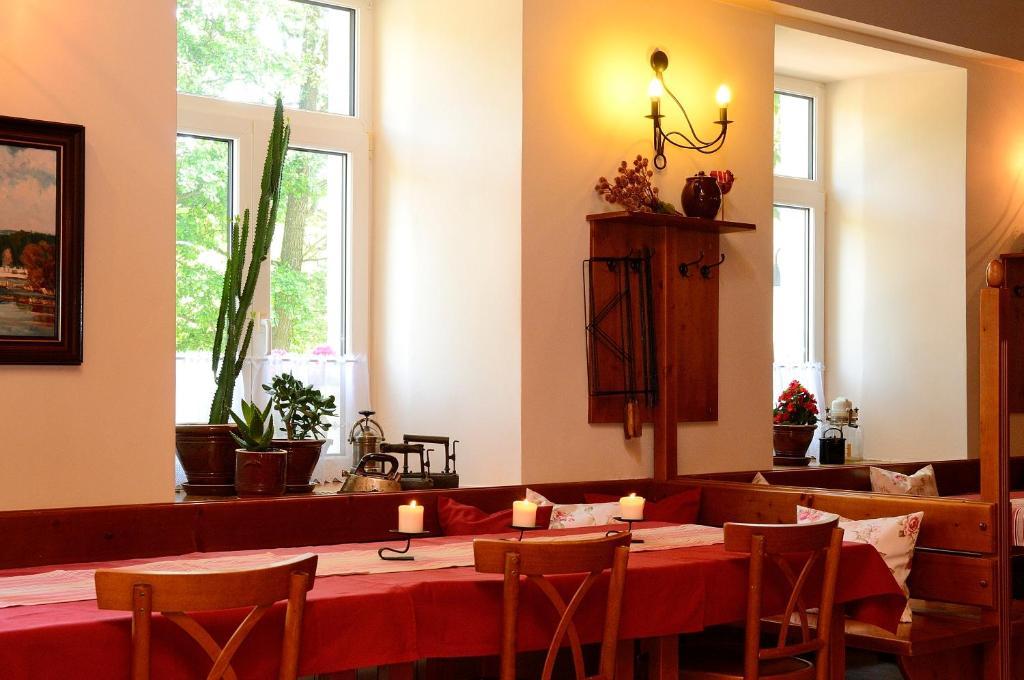 Hotel Leopold Račín エクステリア 写真