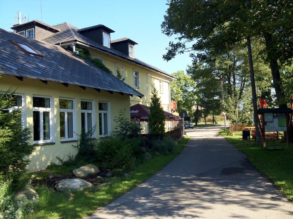 Hotel Leopold Račín エクステリア 写真