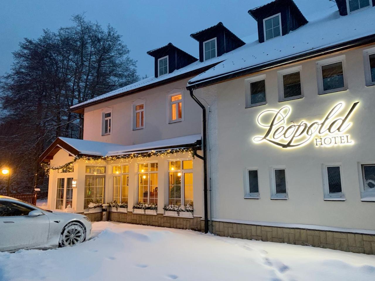 Hotel Leopold Račín エクステリア 写真