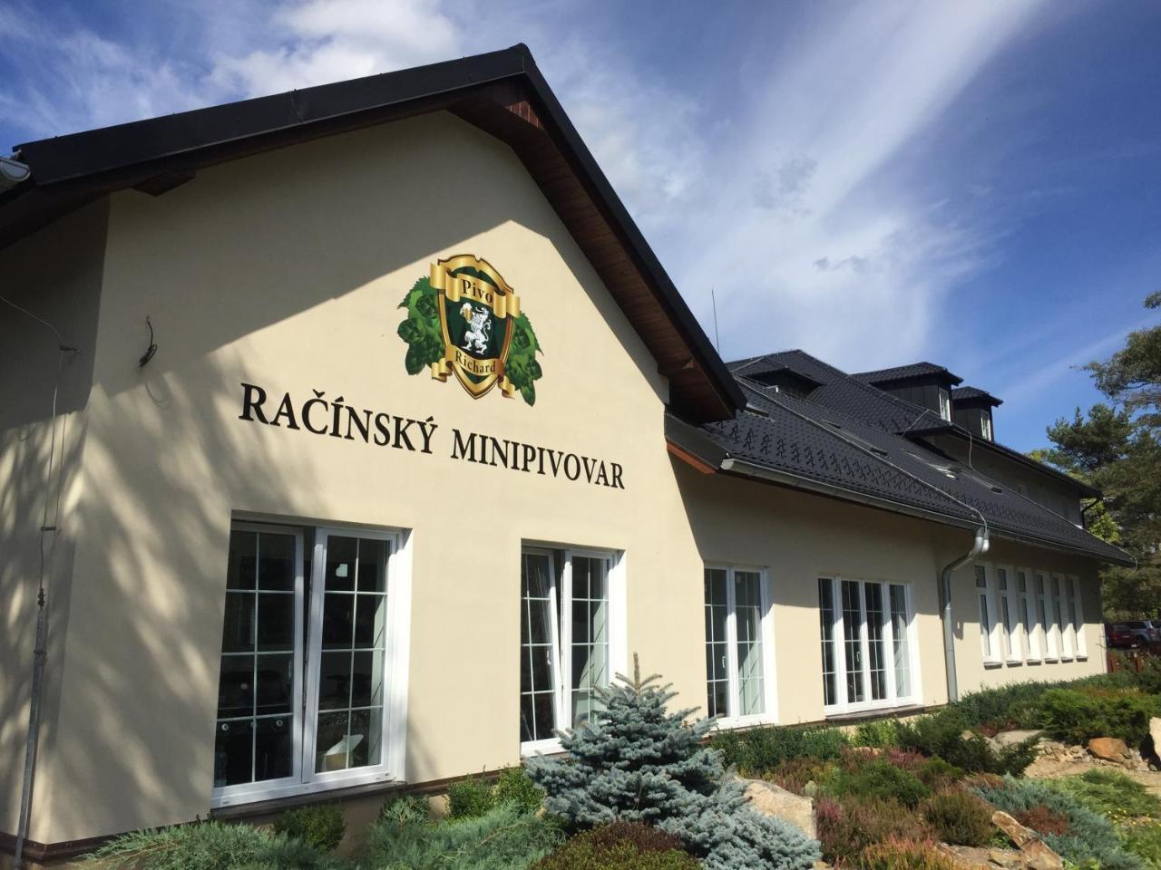 Hotel Leopold Račín エクステリア 写真